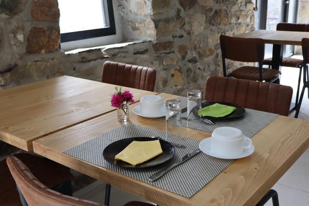 Le Relais De Porz Morvan Plomodiern Экстерьер фото