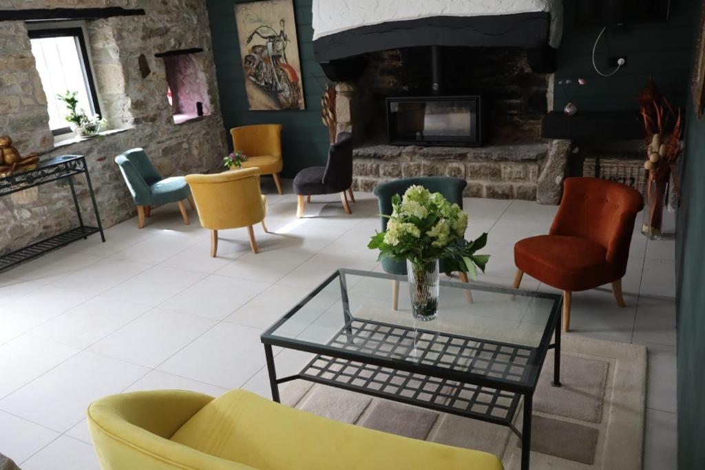 Le Relais De Porz Morvan Plomodiern Экстерьер фото