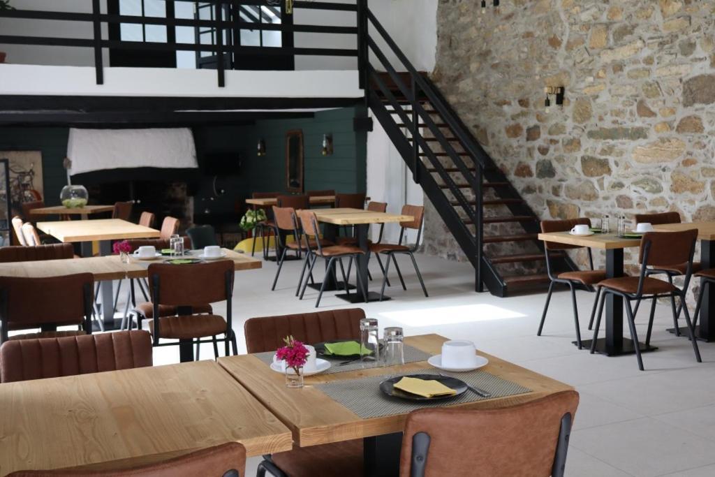 Le Relais De Porz Morvan Plomodiern Экстерьер фото